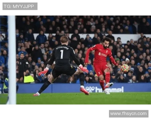 南京足球队以54分稳居锦标赛积分榜首位争夺冠军势头强劲